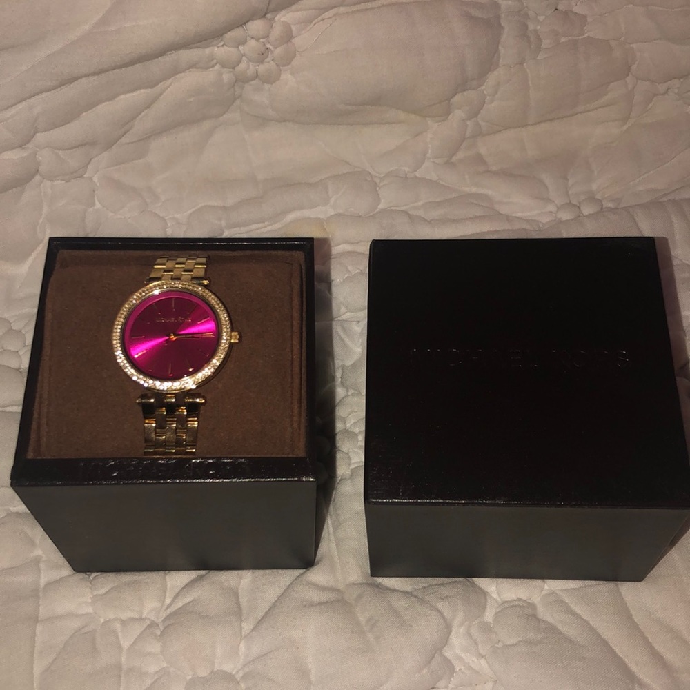 Michael Kor’s watch diamonique